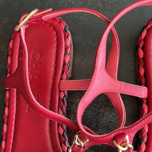 CHANEL Interlocking CC Logo Lambskin T-Strap Sandals - Picture 6 of 11